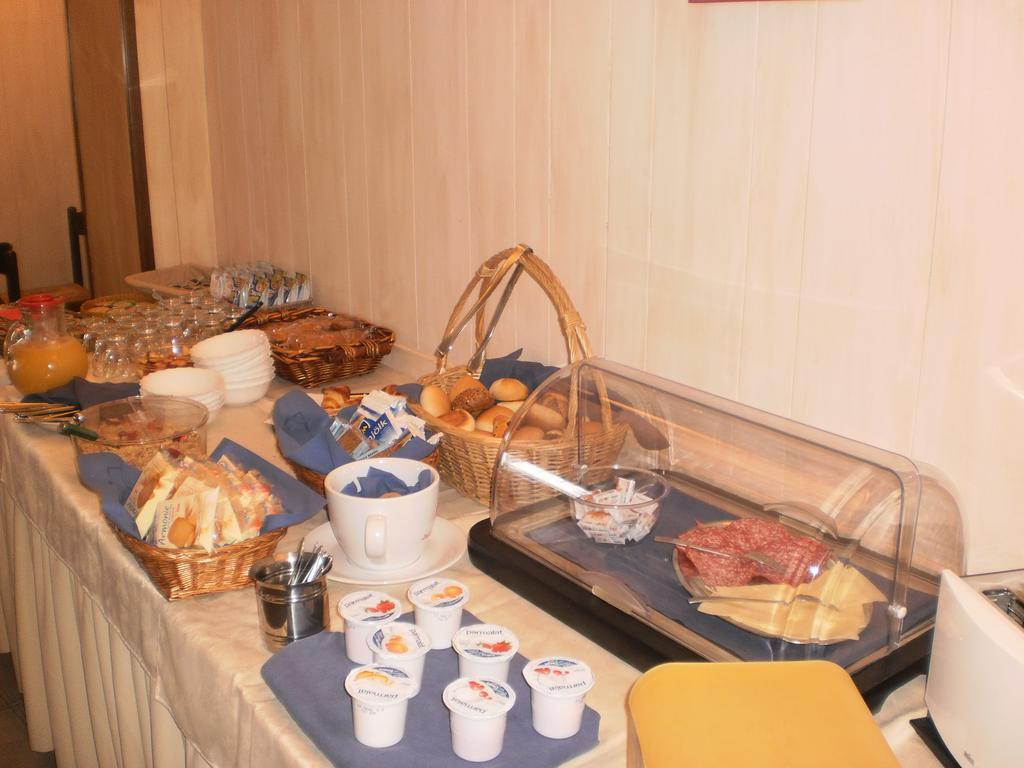 Hotel Milano Iseo Zewnętrze zdjęcie